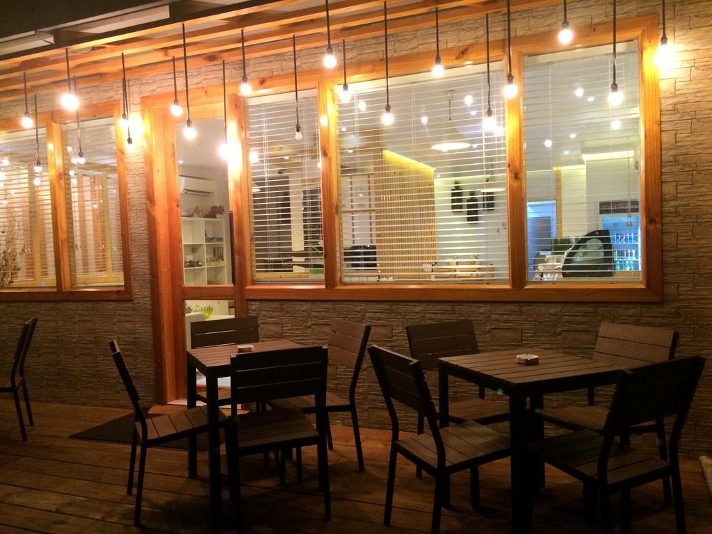 松小屋 馬累 外观 照片